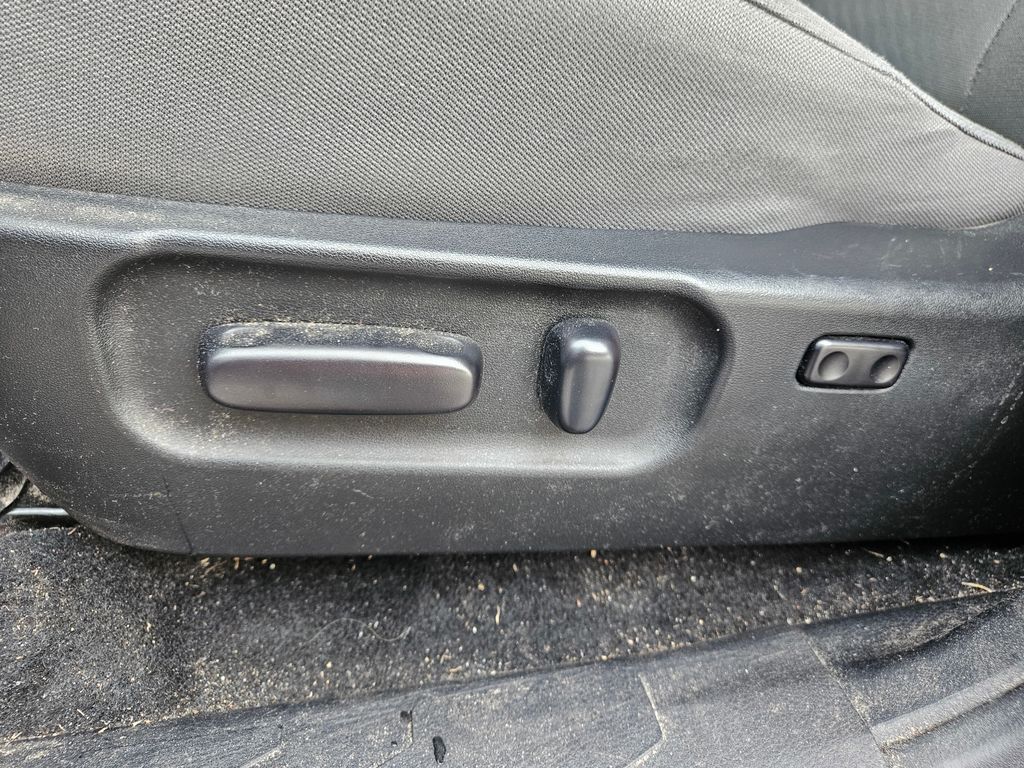 2023 Toyota Tacoma SR5 16