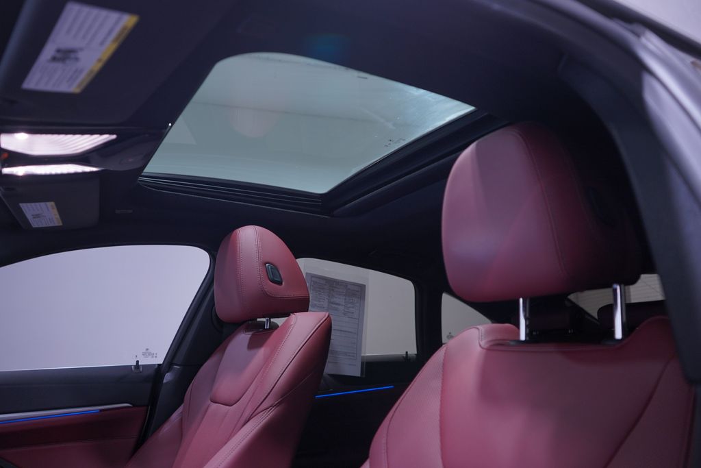 2024 BMW i4 eDrive35 8