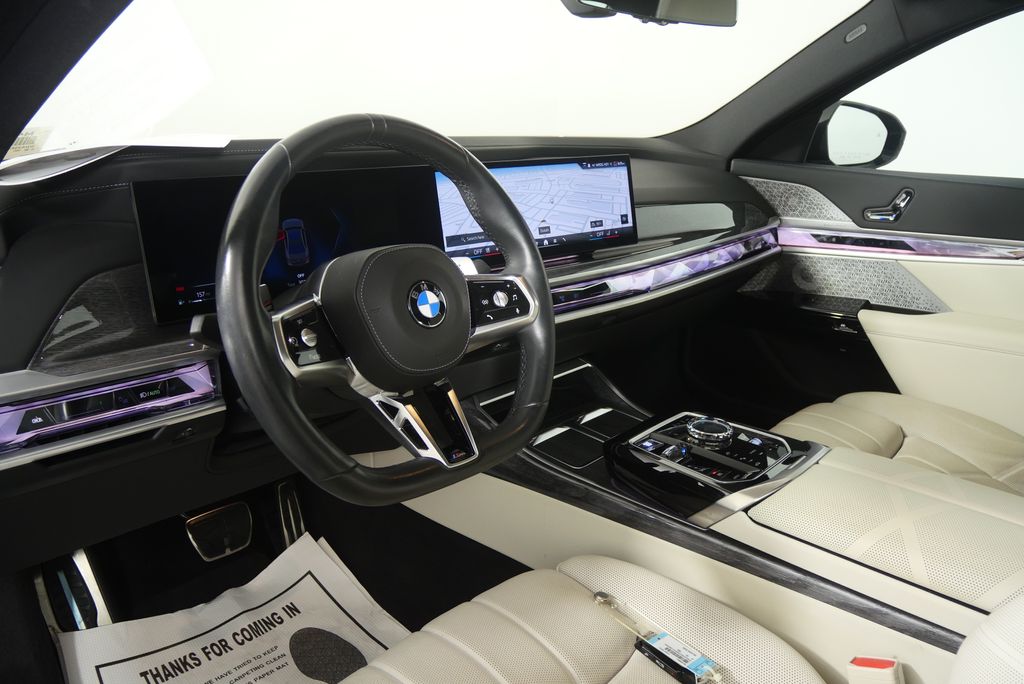 Thumbnail: 2023 BMW 7 Series - 13