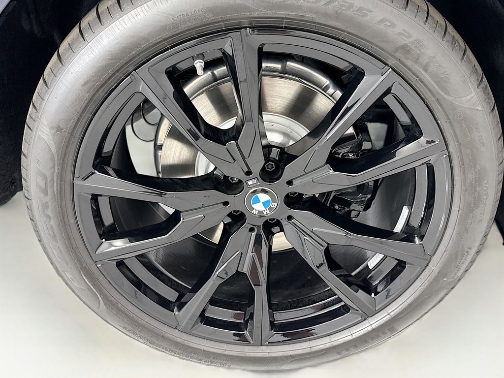Thumbnail: 2027 BMW X7 - 32