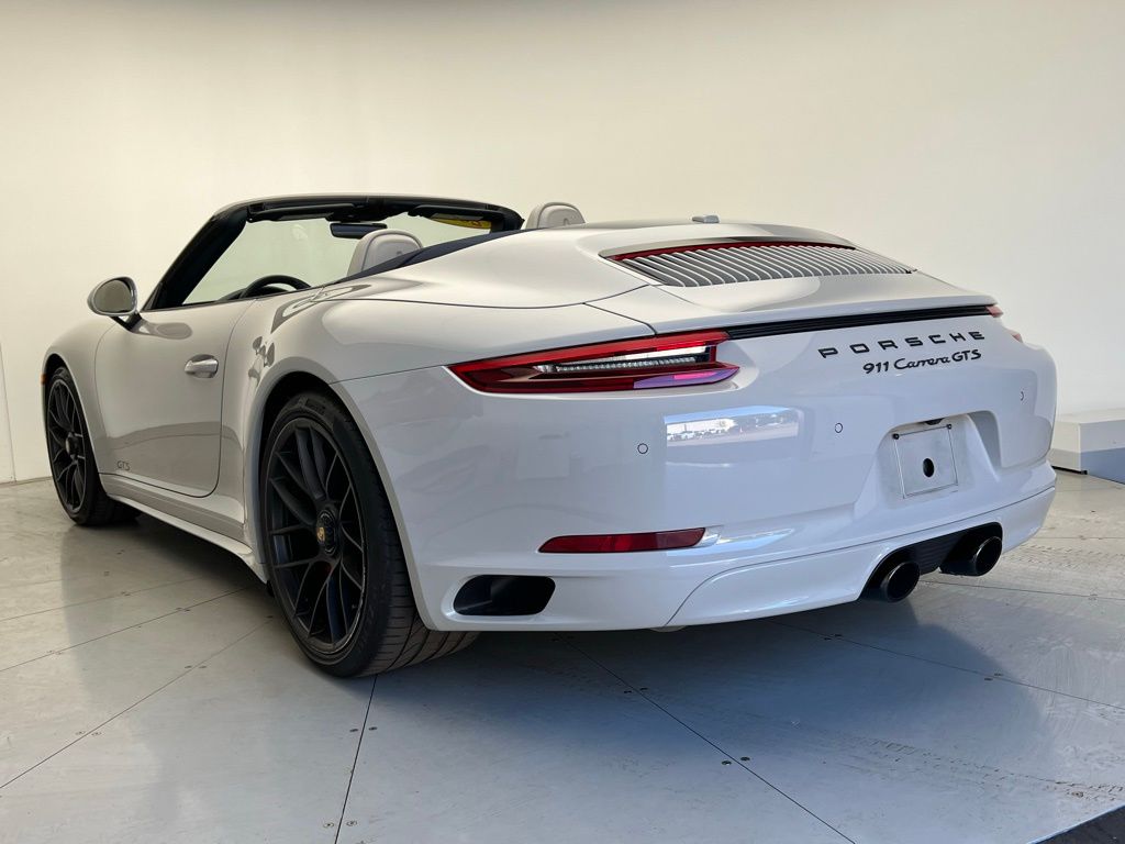 Thumbnail: 2019 Porsche 911 - 3