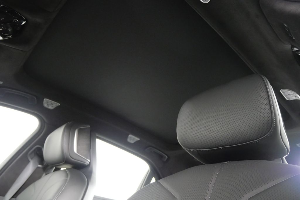 2025 BMW i7 xDrive60 15