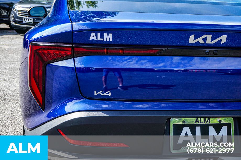 2025 Kia K4 LXS - Photo 13