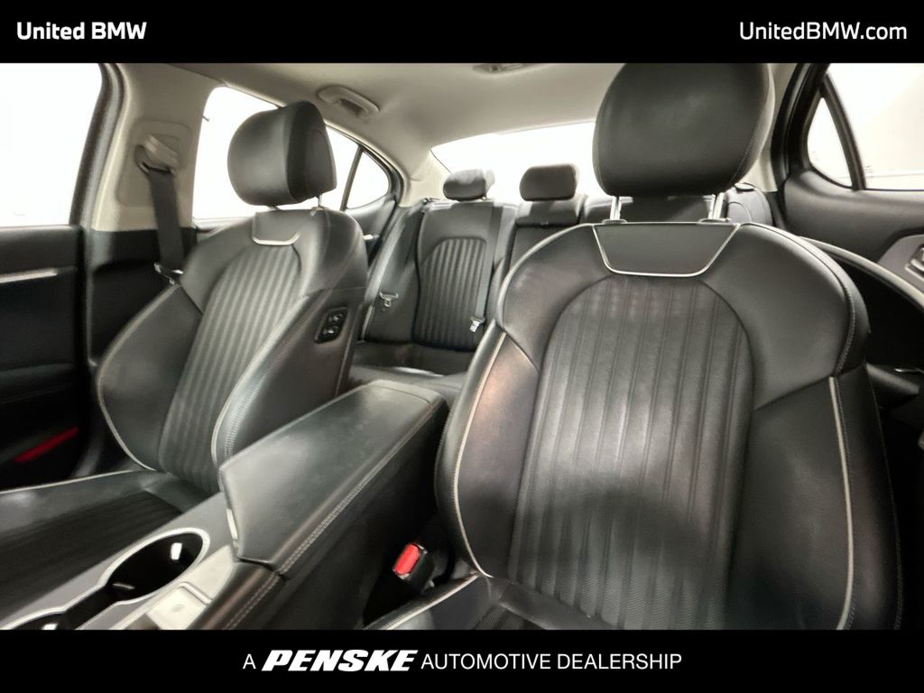 Thumbnail: 2019 Genesis G70 - 13