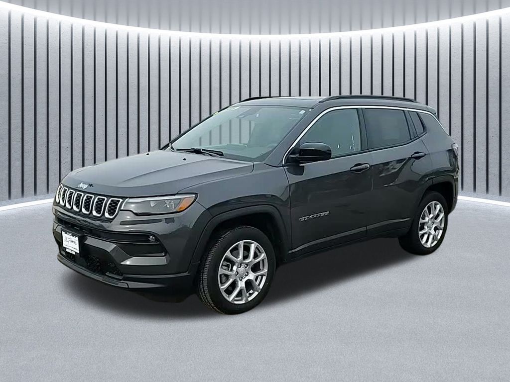 2024 Jeep Compass Latitude Lux 4WD