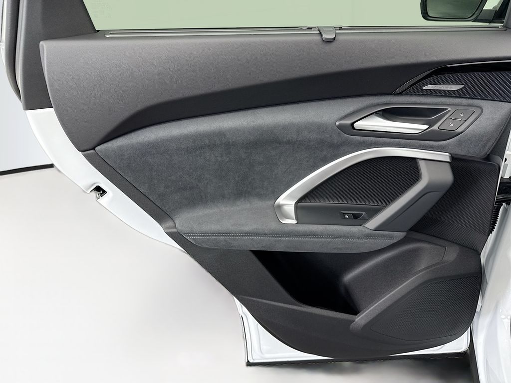 Thumbnail: 2025 Audi SQ5 - 25