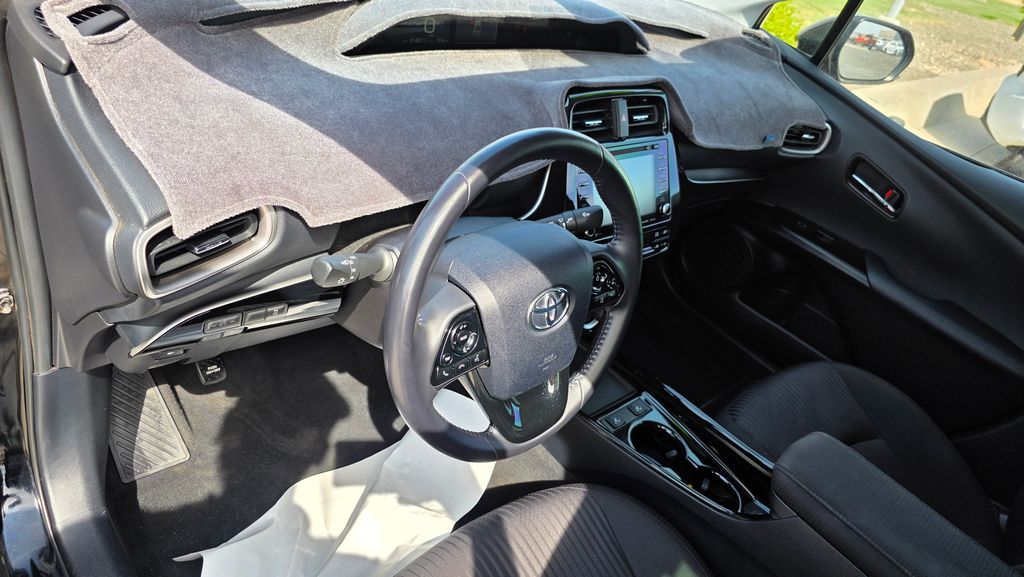 Thumbnail: 2022 Toyota Prius Prime - 9