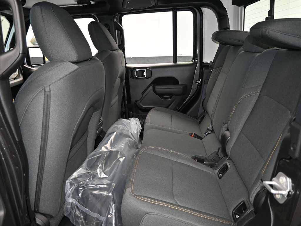 New 2026 Granite Crystal Metallic Clearcoat Jeep Sport image 28