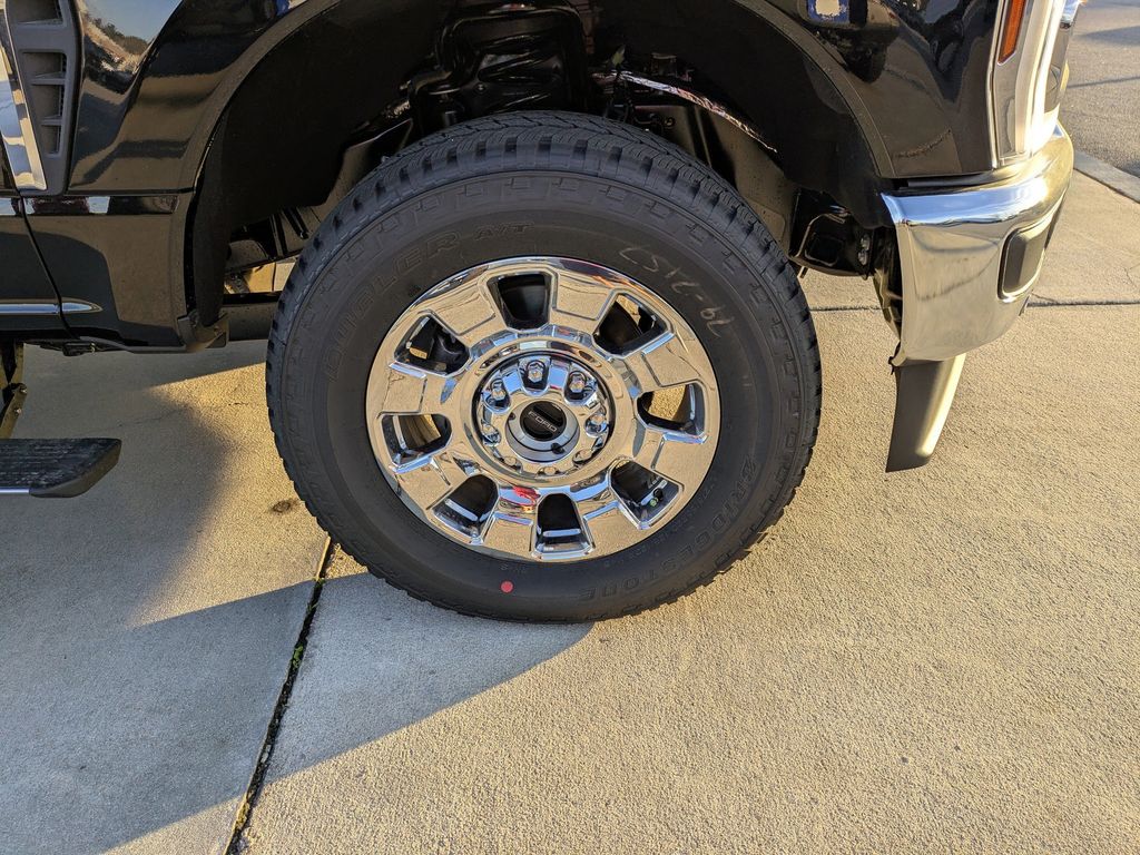 2026 Ford F-350 Super Duty LARIAT