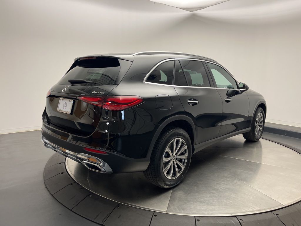 Thumbnail: 2026 Mercedes-Benz GLC - 7