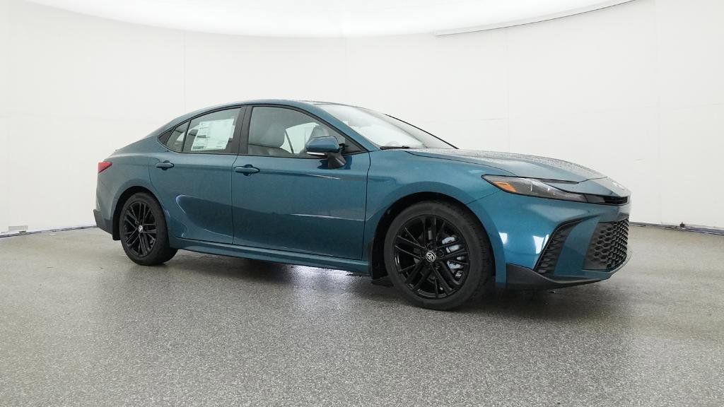 2025 Toyota Camry SE 8