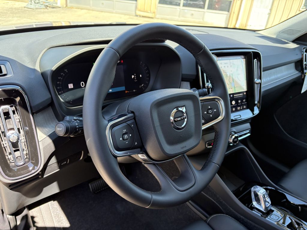 New 2026 Aurora Silver Volvo B5 Plus image 14