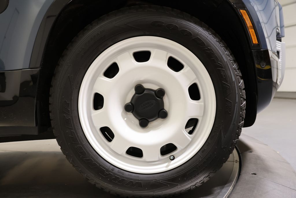 Thumbnail: 2025 Land Rover Defender - 12