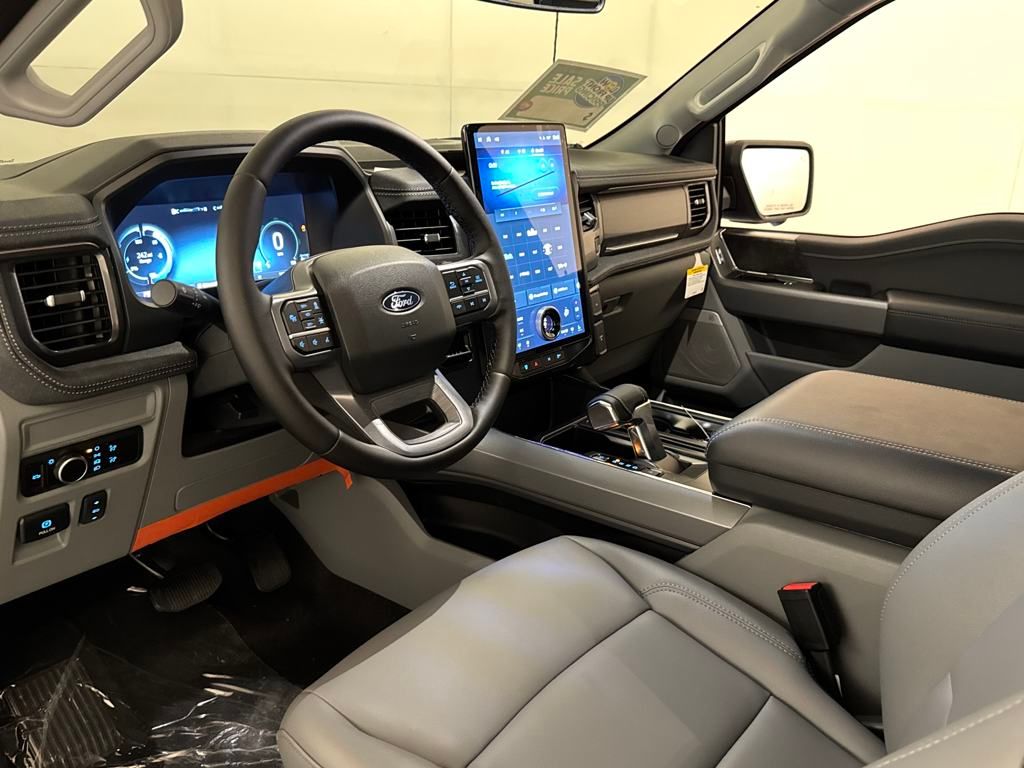 2025 Ford F-150 Lightning photo 26