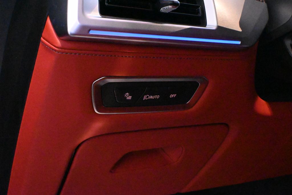 Thumbnail: 2026 BMW XM - 19