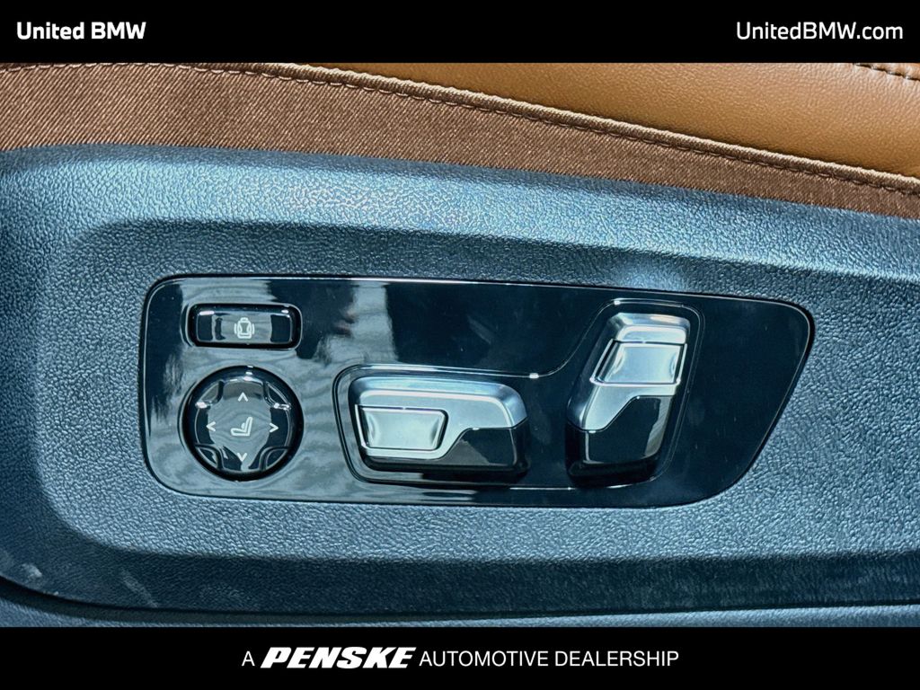 Thumbnail: 2027 BMW X7 - 11