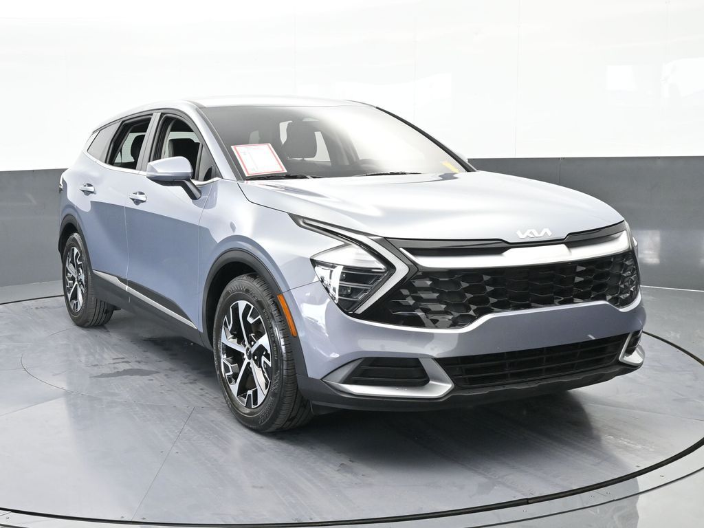Used 2025 Everlasting Silver Kia EX image 9