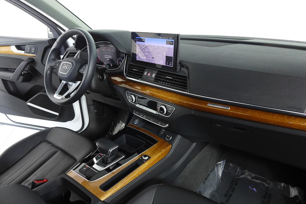 Thumbnail: 2023 Audi Q5 - 13