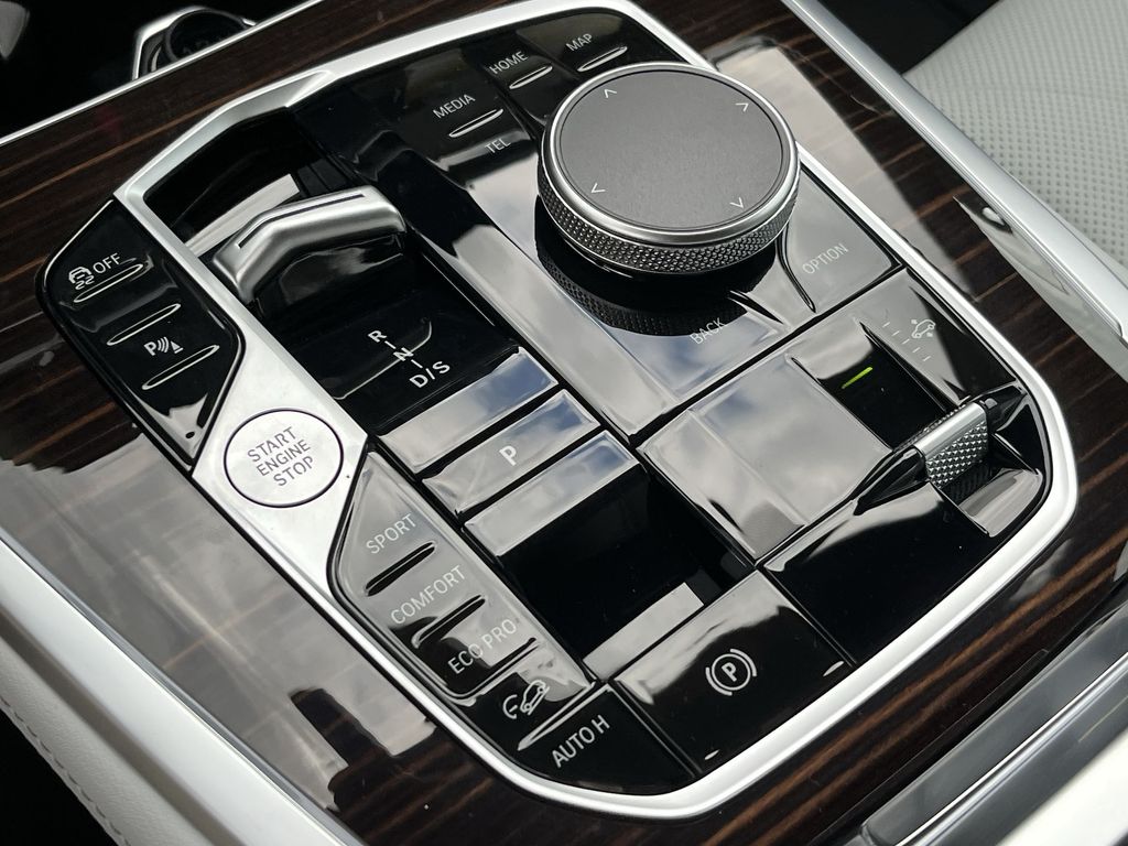 Thumbnail: 2026 BMW X7 - 20