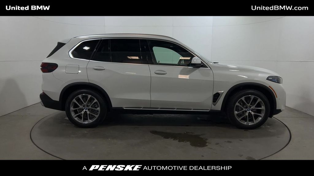 2025 BMW X5 xDrive50e 9