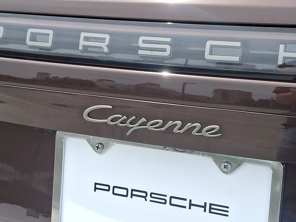 Thumbnail: 2023 Porsche Cayenne - 32