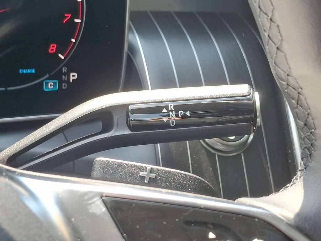 2025 Mercedes-Benz GLC 300 12