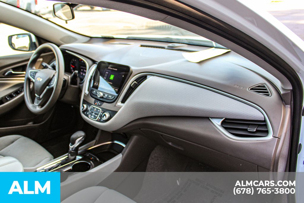 Used 2024 White Chevrolet LT image 22