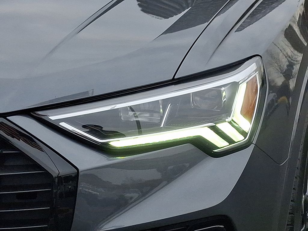 Thumbnail: 2025 Audi Q3 - 9