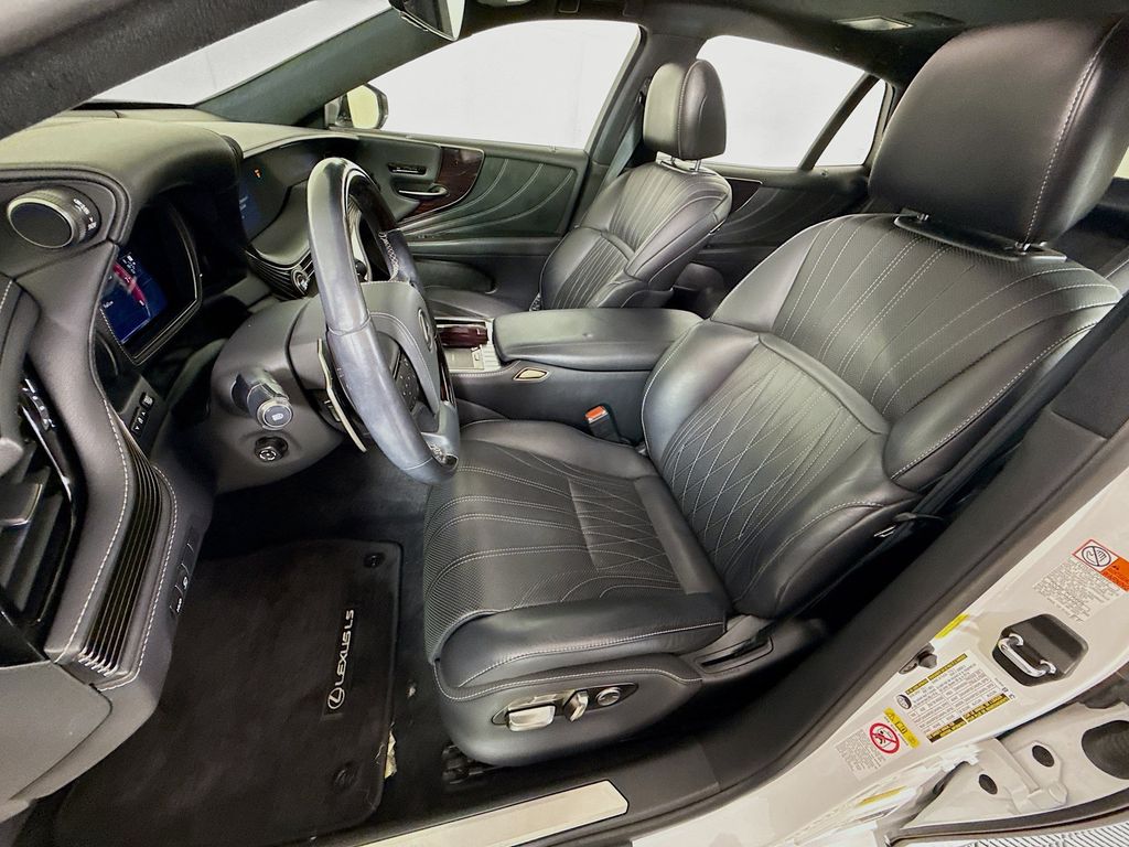 Thumbnail: 2019 Lexus LS - 21