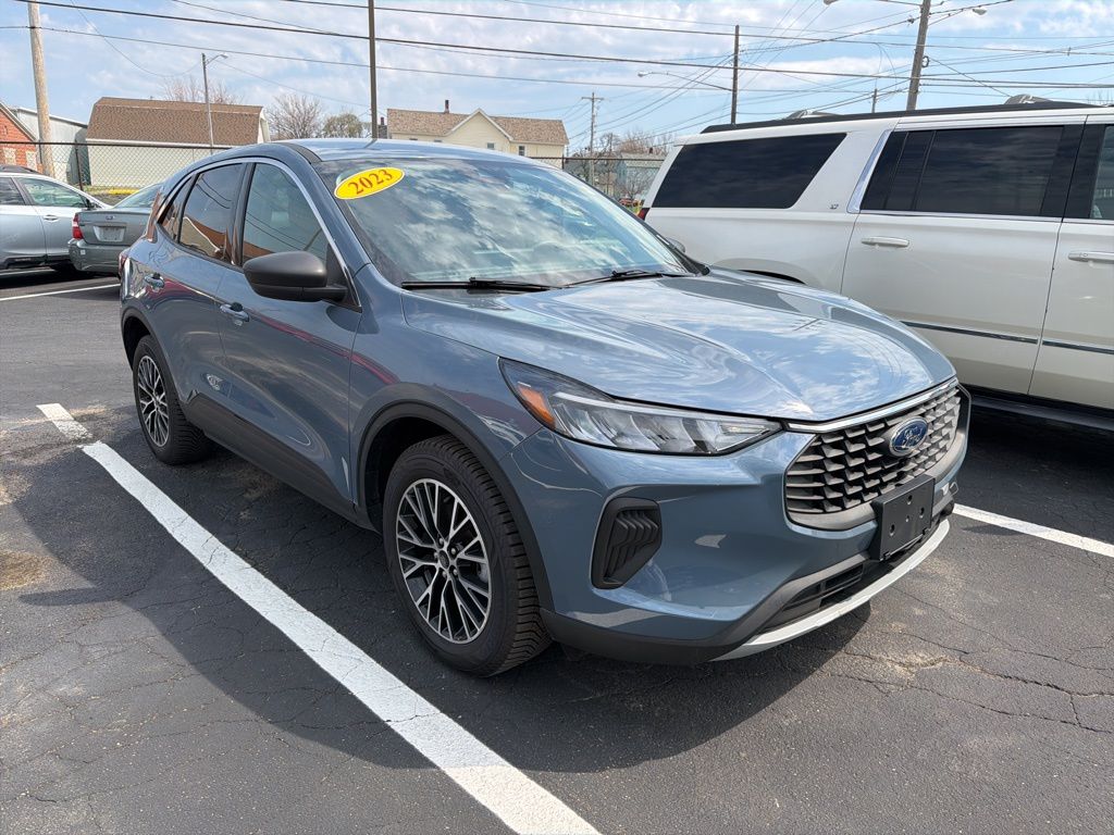 Vapor Blue 2023 Ford Escape Hybrid Active AWD SUV / Crossover All-Wheel Drive Continuously Variable Transmission