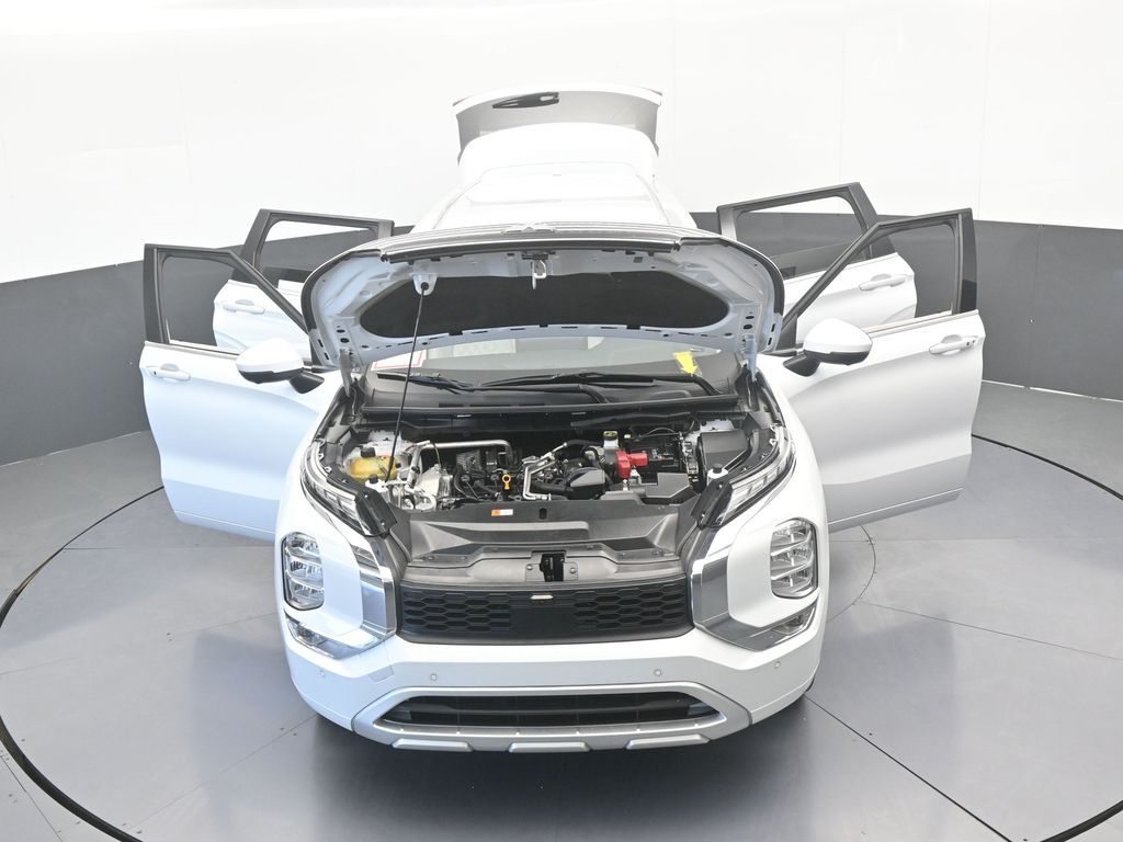 Used 2022 White Diamond Mitsubishi SEL image 71