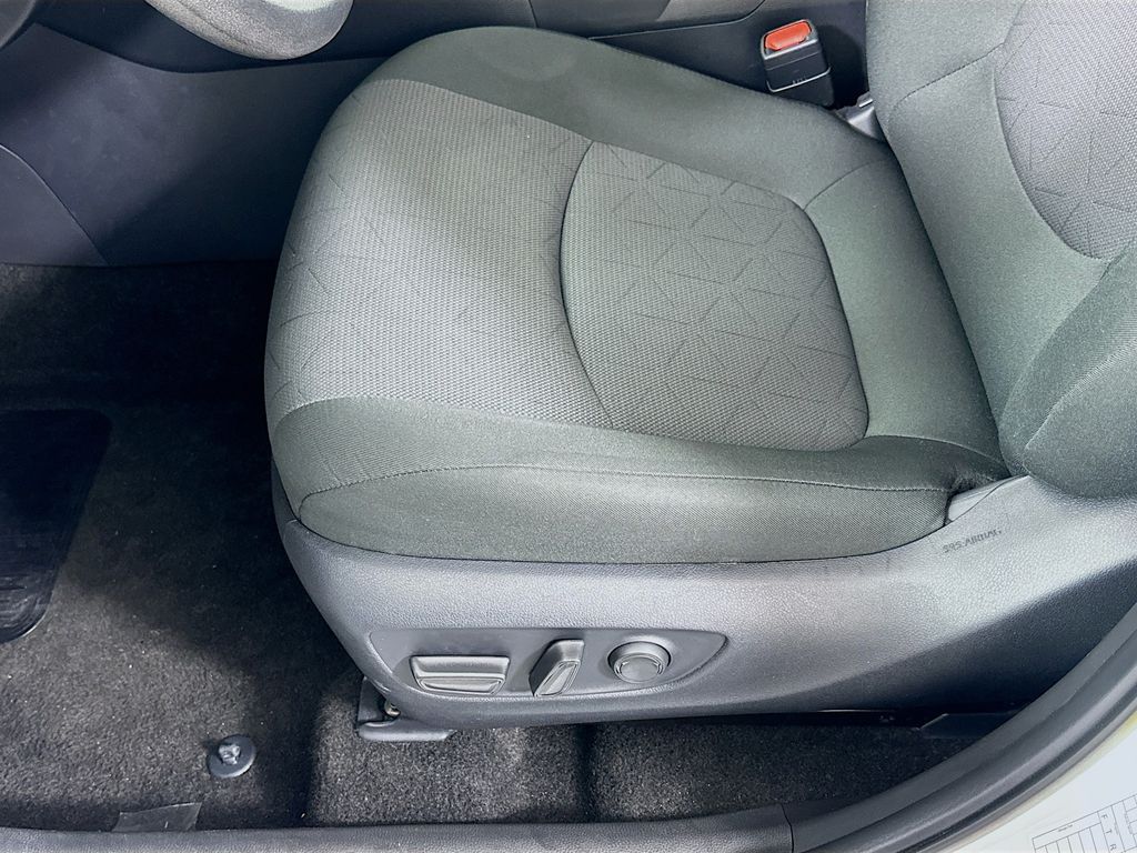 Thumbnail: 2025 Toyota RAV4 - 19