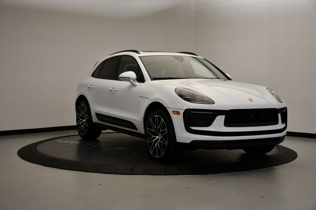 Thumbnail: 2026 Porsche Macan - 9