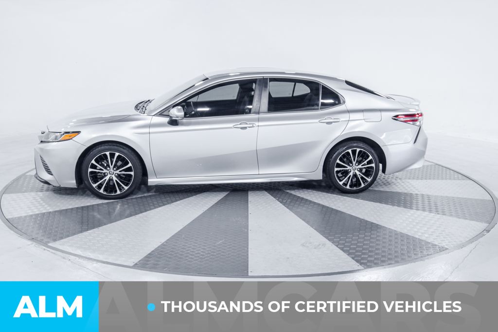 2018 Toyota Camry LE photo 4