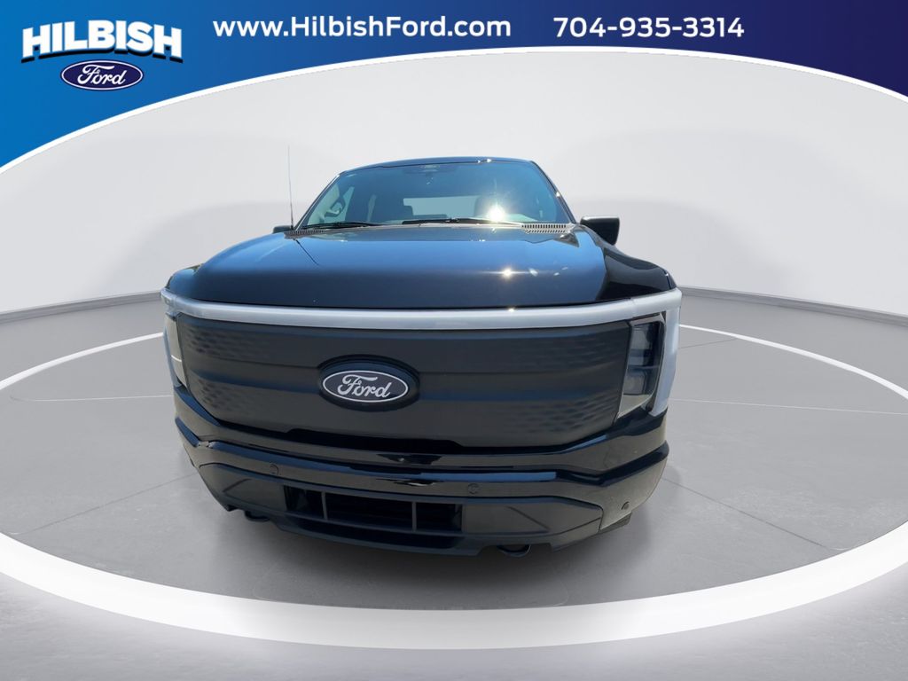 Used 2025 Black Metallic Ford Flash image 3