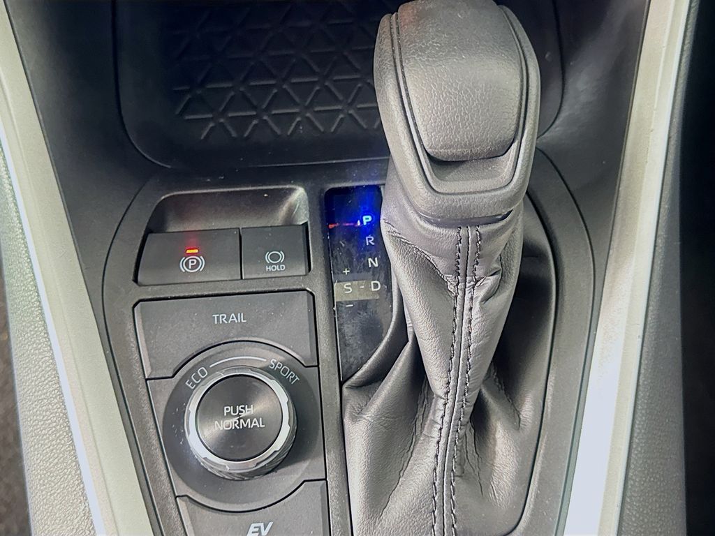 Used Car 2025 Toyota Rav4 Hybrid  Xle For Sale Under $35,000 In Austin, Texas