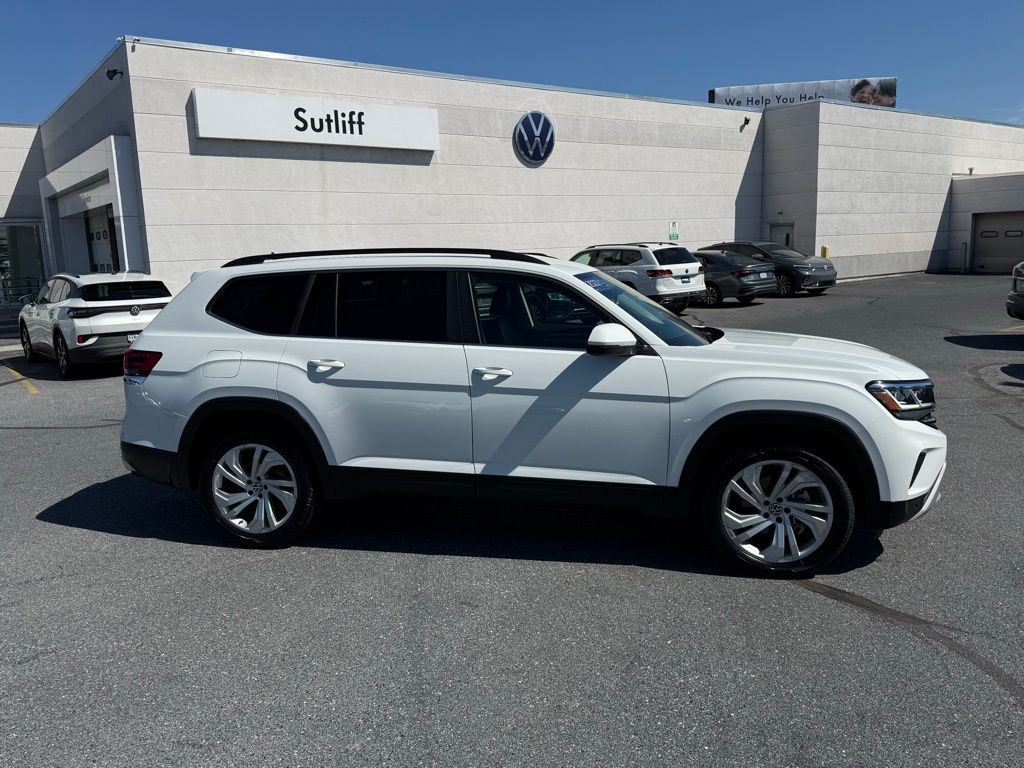 2022 Volkswagen Atlas 3.6L V6 SE w/Technology White at Sutliff Volkswagen
