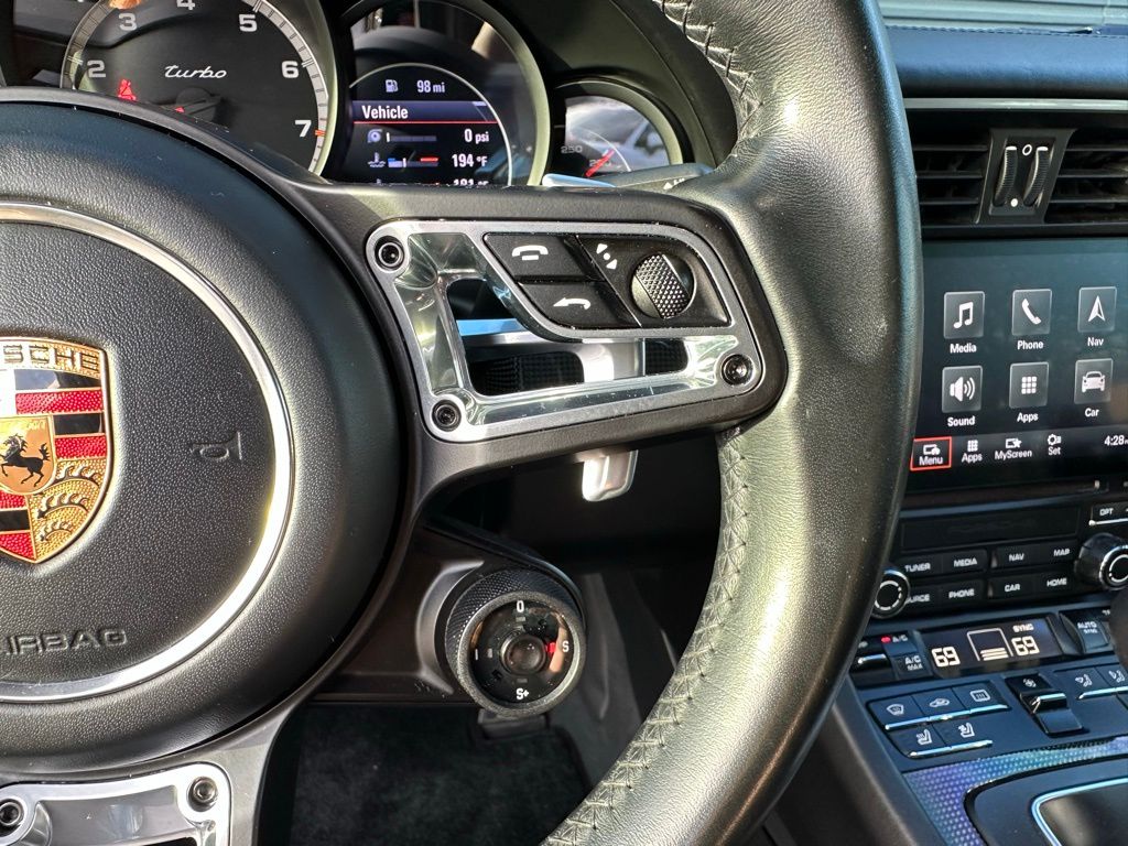 Thumbnail: 2017 Porsche 911 - 16