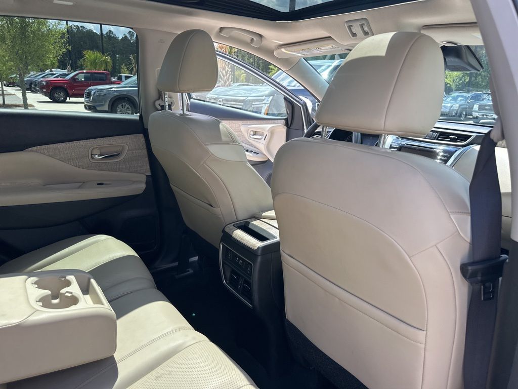 2023 Pearl White Tricoat Nissan Murano SL FWD SUV