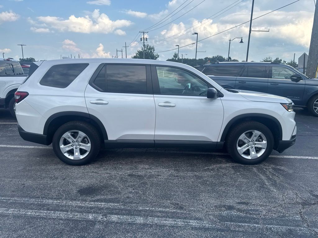 Certified Used 2023  Honda LX image 2