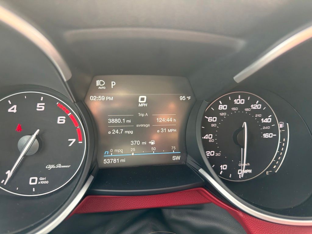 2020 Alfa Romeo Stelvio Base - 11