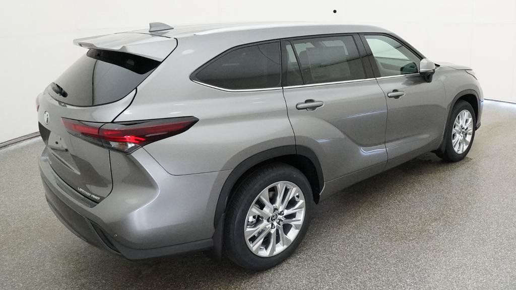 Thumbnail: 2026 Toyota Highlander - 19