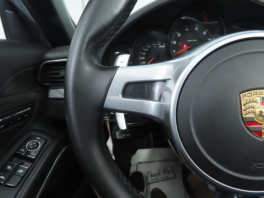 Thumbnail: 2016 Porsche 911 - 19