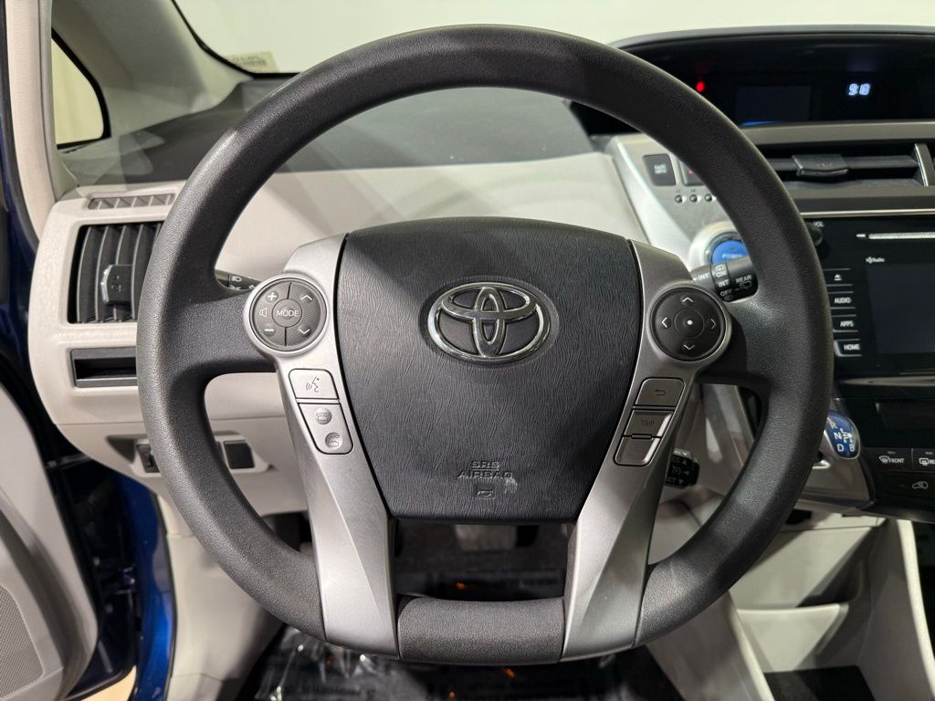 Thumbnail: 2015 Toyota Prius v - 21