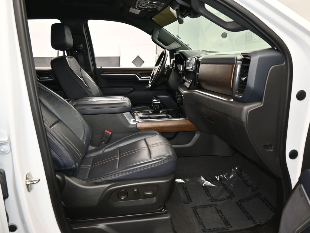 Used 2022 Iridescent Pearl Tricoat Chevrolet High Country image 64