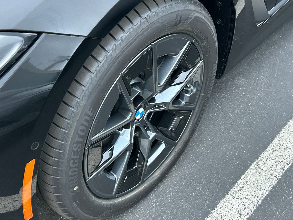 Thumbnail: 2025 BMW i4 - 3