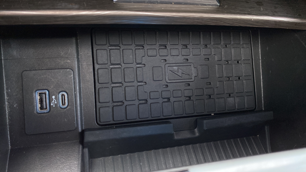 Used 2024 Agate Black Metallic Ford Limited image 38