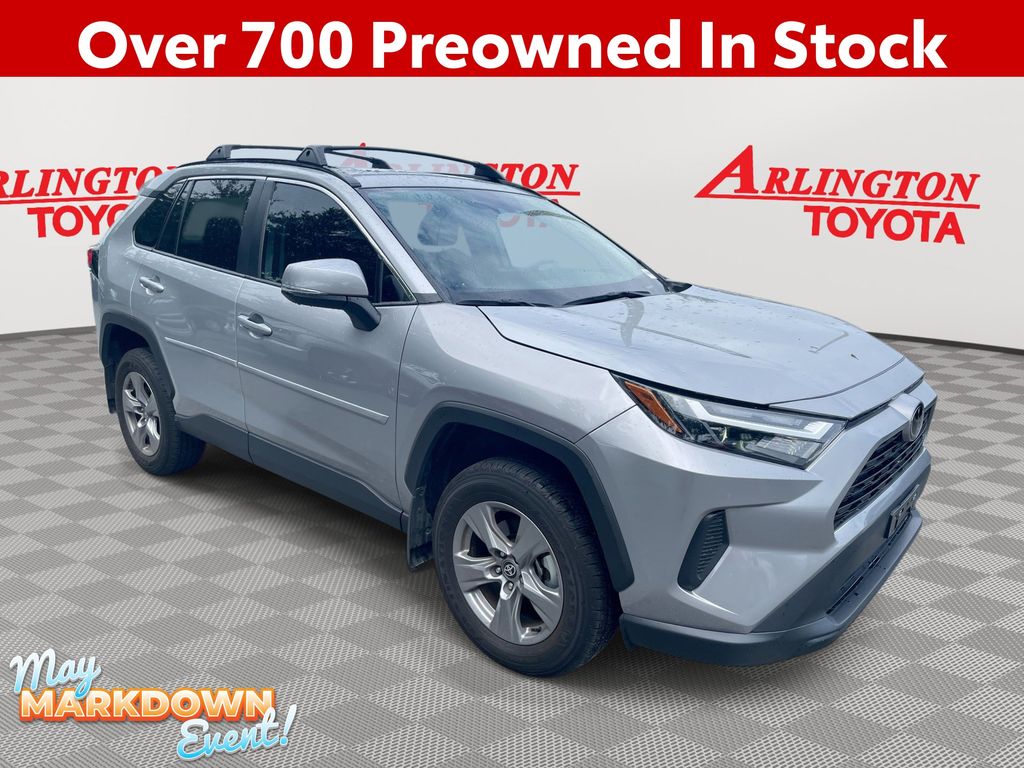 2024 Toyota RAV4 XLE FWD's photo