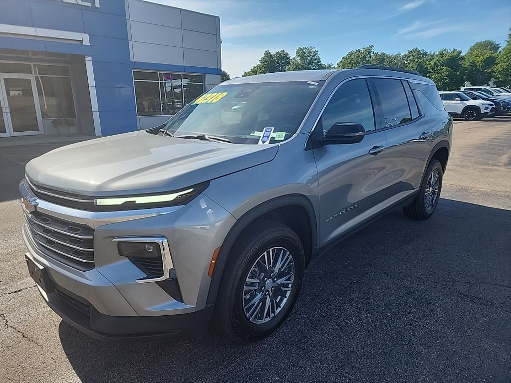 Sterling Gray Metallic 2026 Chevrolet Traverse SUV / Crossover Four-Wheel Drive 8-Speed Automatic