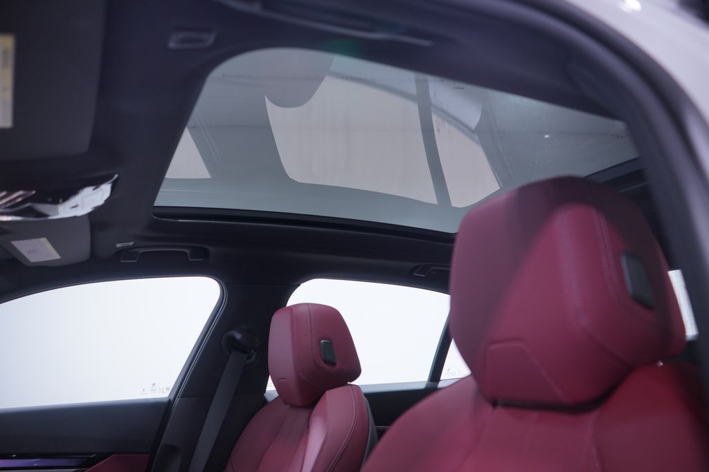 Thumbnail: 2026 BMW 5 Series - 8